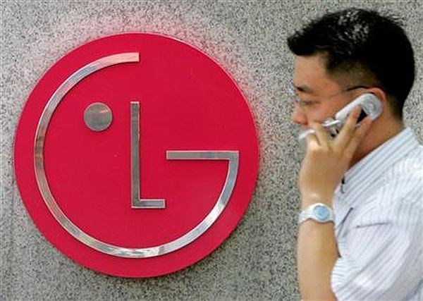 LG to launch new smartwatch this year: CEO