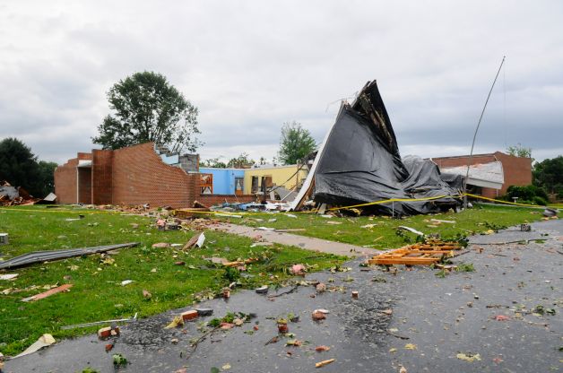 Horrible Tornado Over A School In Pennsylvania