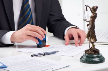 How Can An Estate Lawyer Help You?