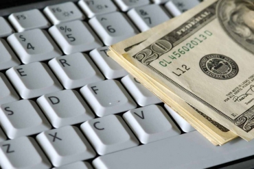 The Pros And Cons Of Handling Money Online