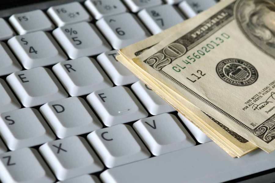 The Pros And Cons Of Handling Money Online