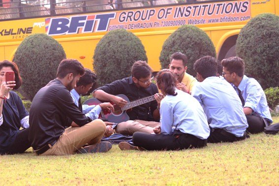 Why You Should Choose The Best College In Dehradun For Pursuing Higher Education