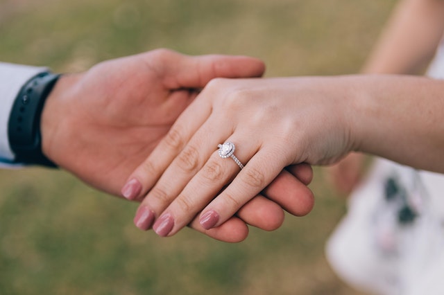 How To Pick The Perfect Engagement Ring